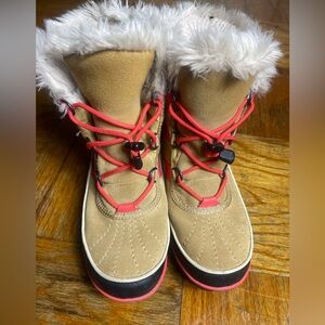 SOREL TIVOLI WAYERPROOF SUEDE BOOTS SIZE 5